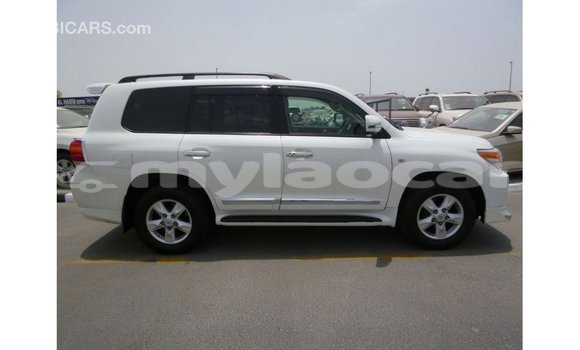 Buy Import Toyota Land Cruiser White Car in Import - Dubai in Attapeu Province Buy Import Toyota Land Cruiser White Car in Import - Dubai in Attapeu Province