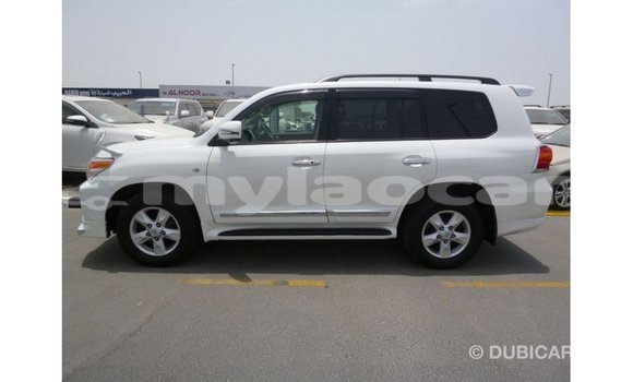 Buy Import Toyota Land Cruiser White Car in Import - Dubai in Attapeu Province Buy Import Toyota Land Cruiser White Car in Import - Dubai in Attapeu Province