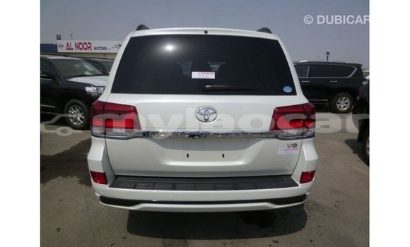 ຊື້ ການ ນຳ ເຂົ້າ Toyota Land Cruiser White ລົດ ໃນ Import - Dubai ໃນ Attapeu Province ຊື້ ການ ນຳ ເຂົ້າ Toyota Land Cruiser White ລົດ ໃນ Import - Dubai ໃນ Attapeu Province