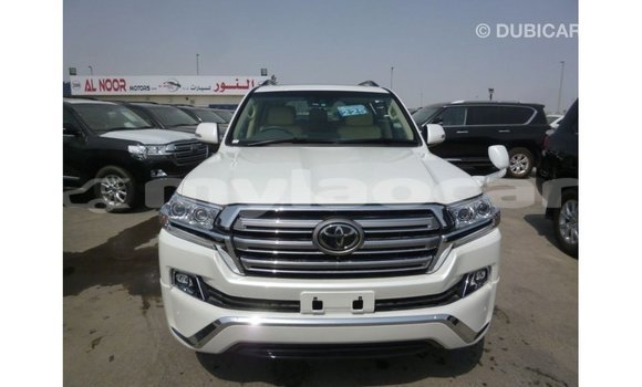 ຊື້ ການ ນຳ ເຂົ້າ Toyota Land Cruiser White ລົດ ໃນ Import - Dubai ໃນ Attapeu Province ຊື້ ການ ນຳ ເຂົ້າ Toyota Land Cruiser White ລົດ ໃນ Import - Dubai ໃນ Attapeu Province