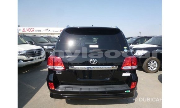 Acheter Import Voiture Toyota Land Cruiser Noir à Import - Dubai, Attapeu Province Acheter Import Voiture Toyota Land Cruiser Noir à Import - Dubai, Attapeu Province