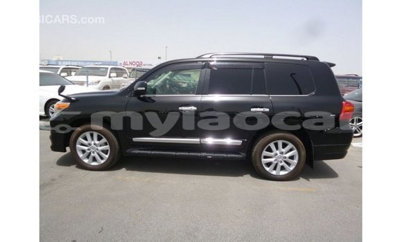 Acheter Import Voiture Toyota Land Cruiser Noir à Import - Dubai, Attapeu Province Acheter Import Voiture Toyota Land Cruiser Noir à Import - Dubai, Attapeu Province