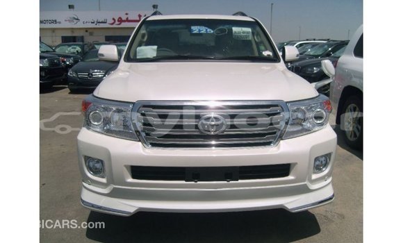 ຊື້ ການ ນຳ ເຂົ້າ Toyota Land Cruiser White ລົດ ໃນ Import - Dubai ໃນ Attapeu Province ຊື້ ການ ນຳ ເຂົ້າ Toyota Land Cruiser White ລົດ ໃນ Import - Dubai ໃນ Attapeu Province