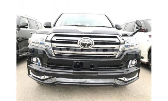 Acheter Import Voiture Toyota Land Cruiser Noir à Import - Dubai, Attapeu Province Acheter Import Voiture Toyota Land Cruiser Noir à Import - Dubai, Attapeu Province