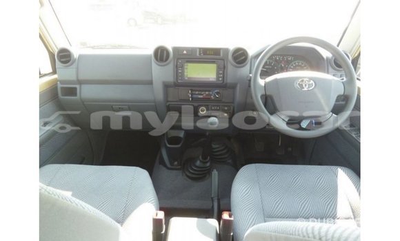 Buy Import Toyota Land Cruiser Beige Car in Import - Dubai in Attapeu Province Buy Import Toyota Land Cruiser Beige Car in Import - Dubai in Attapeu Province