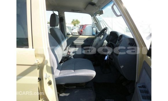 Buy Import Toyota Land Cruiser Beige Car in Import - Dubai in Attapeu Province Buy Import Toyota Land Cruiser Beige Car in Import - Dubai in Attapeu Province