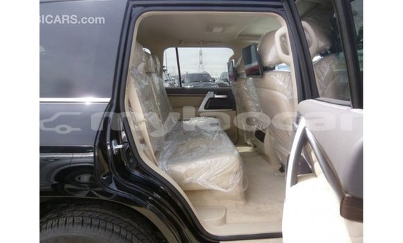 Acheter Import Voiture Toyota Land Cruiser Noir à Import - Dubai, Attapeu Province Acheter Import Voiture Toyota Land Cruiser Noir à Import - Dubai, Attapeu Province
