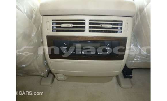 Acheter Import Voiture Toyota Land Cruiser Noir à Import - Dubai, Attapeu Province Acheter Import Voiture Toyota Land Cruiser Noir à Import - Dubai, Attapeu Province