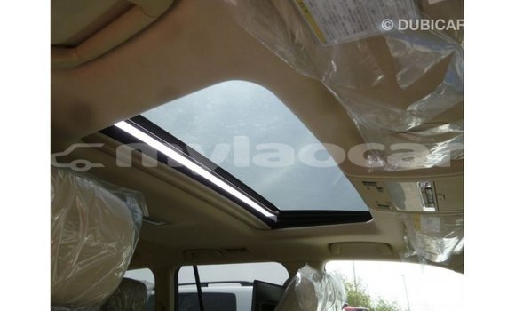 Acheter Import Voiture Toyota Land Cruiser Noir à Import - Dubai, Attapeu Province Acheter Import Voiture Toyota Land Cruiser Noir à Import - Dubai, Attapeu Province