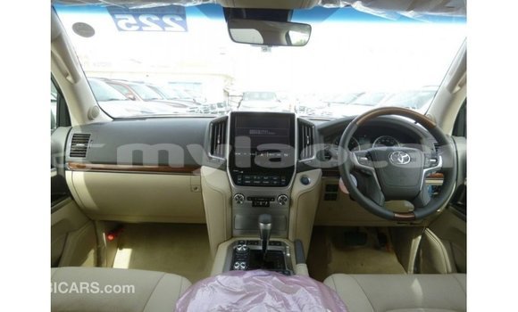 Buy Import Toyota Land Cruiser White Car in Import - Dubai in Attapeu Province Buy Import Toyota Land Cruiser White Car in Import - Dubai in Attapeu Province