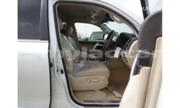 Buy Import Toyota Land Cruiser White Car in Import - Dubai in Attapeu Province Buy Import Toyota Land Cruiser White Car in Import - Dubai in Attapeu Province