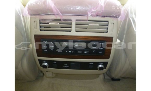 Buy Import Toyota Land Cruiser White Car in Import - Dubai in Attapeu Province Buy Import Toyota Land Cruiser White Car in Import - Dubai in Attapeu Province