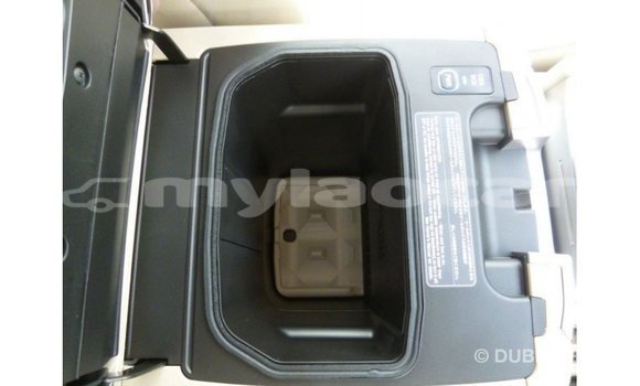 Buy Import Toyota Land Cruiser White Car in Import - Dubai in Attapeu Province Buy Import Toyota Land Cruiser White Car in Import - Dubai in Attapeu Province