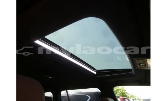 Acheter Import Voiture Toyota Land Cruiser Noir à Import - Dubai, Attapeu Province Acheter Import Voiture Toyota Land Cruiser Noir à Import - Dubai, Attapeu Province