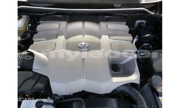 Acheter Import Voiture Toyota Land Cruiser Noir à Import - Dubai, Attapeu Province Acheter Import Voiture Toyota Land Cruiser Noir à Import - Dubai, Attapeu Province