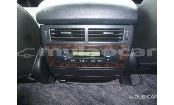 Acheter Import Voiture Toyota Land Cruiser Noir à Import - Dubai, Attapeu Province Acheter Import Voiture Toyota Land Cruiser Noir à Import - Dubai, Attapeu Province