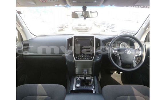 Acheter Import Voiture Toyota Land Cruiser Noir à Import - Dubai, Attapeu Province Acheter Import Voiture Toyota Land Cruiser Noir à Import - Dubai, Attapeu Province