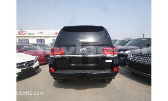 Acheter Import Voiture Toyota Land Cruiser Noir à Import - Dubai, Attapeu Province Acheter Import Voiture Toyota Land Cruiser Noir à Import - Dubai, Attapeu Province