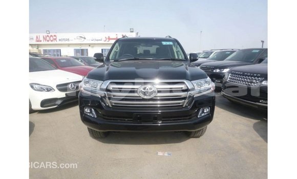 Acheter Import Voiture Toyota Land Cruiser Noir à Import - Dubai, Attapeu Province Acheter Import Voiture Toyota Land Cruiser Noir à Import - Dubai, Attapeu Province