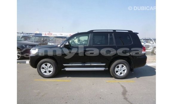 Acheter Import Voiture Toyota Land Cruiser Noir à Import - Dubai, Attapeu Province Acheter Import Voiture Toyota Land Cruiser Noir à Import - Dubai, Attapeu Province