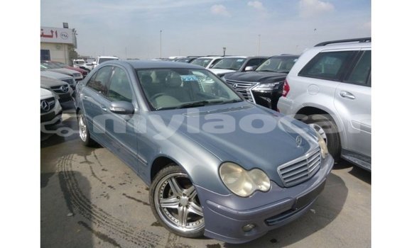 ຊື້ ການ ນຳ ເຂົ້າ Mercedes-Benz 190 (W201) Blue ລົດ ໃນ Import - Dubai ໃນ Attapeu Province