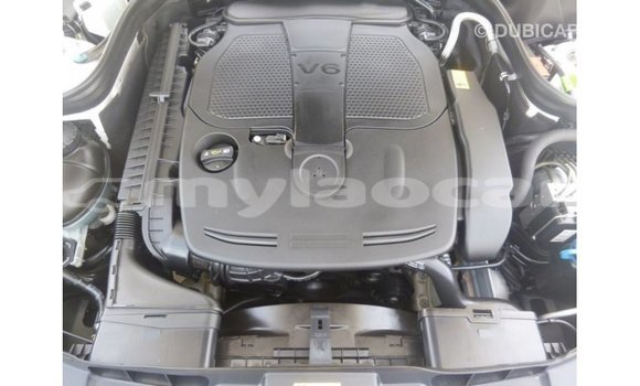 Acheter Import Voiture Mercedes-Benz 190 (W201) Blanc à Import - Dubai, Attapeu Province Acheter Import Voiture Mercedes-Benz 190 (W201) Blanc à Import - Dubai, Attapeu Province