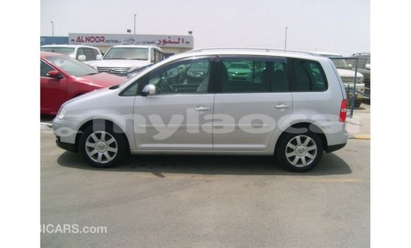 Buy Import Volkswagen Touran Other Car in Import - Dubai in Attapeu Province Buy Import Volkswagen Touran Other Car in Import - Dubai in Attapeu Province