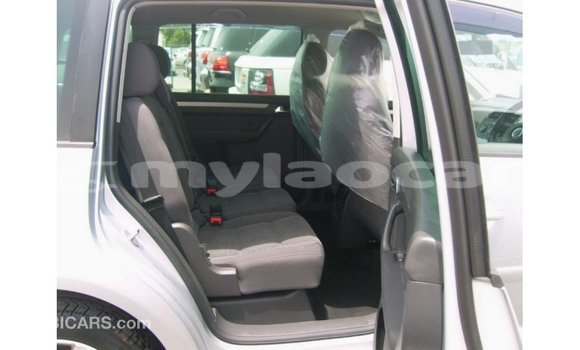 Buy Import Volkswagen Touran Other Car in Import - Dubai in Attapeu Province Buy Import Volkswagen Touran Other Car in Import - Dubai in Attapeu Province