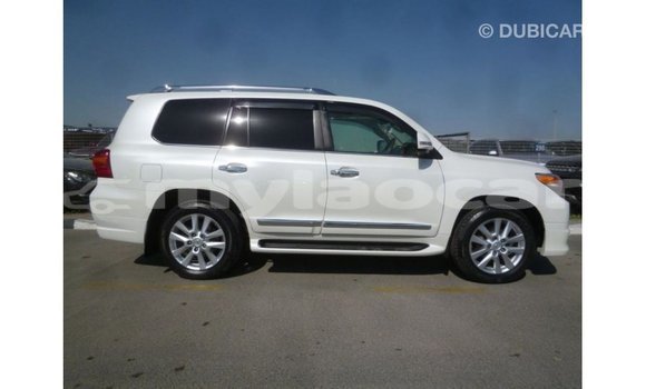 ຊື້ ການ ນຳ ເຂົ້າ Toyota Land Cruiser White ລົດ ໃນ Import - Dubai ໃນ Attapeu Province ຊື້ ການ ນຳ ເຂົ້າ Toyota Land Cruiser White ລົດ ໃນ Import - Dubai ໃນ Attapeu Province