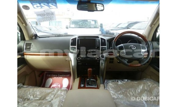ຊື້ ການ ນຳ ເຂົ້າ Toyota Land Cruiser White ລົດ ໃນ Import - Dubai ໃນ Attapeu Province ຊື້ ການ ນຳ ເຂົ້າ Toyota Land Cruiser White ລົດ ໃນ Import - Dubai ໃນ Attapeu Province