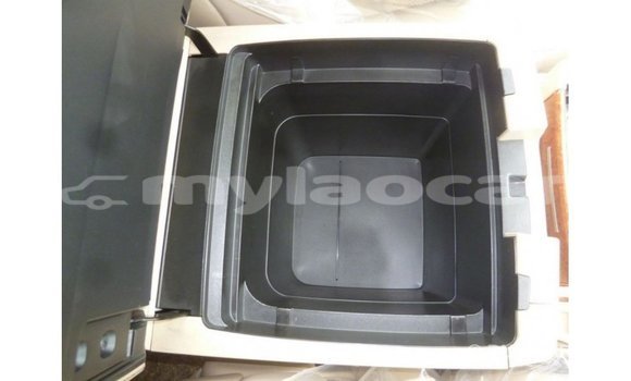 ຊື້ ການ ນຳ ເຂົ້າ Toyota Land Cruiser White ລົດ ໃນ Import - Dubai ໃນ Attapeu Province ຊື້ ການ ນຳ ເຂົ້າ Toyota Land Cruiser White ລົດ ໃນ Import - Dubai ໃນ Attapeu Province