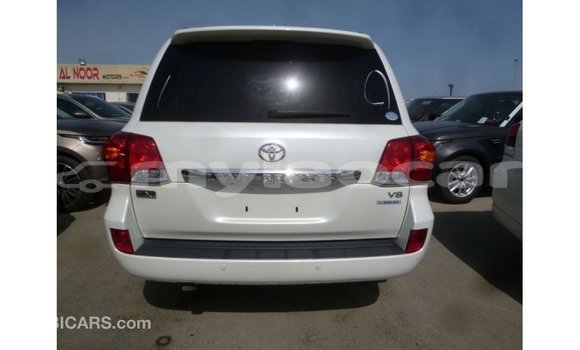 Buy Import Toyota Land Cruiser White Car in Import - Dubai in Attapeu Province Buy Import Toyota Land Cruiser White Car in Import - Dubai in Attapeu Province