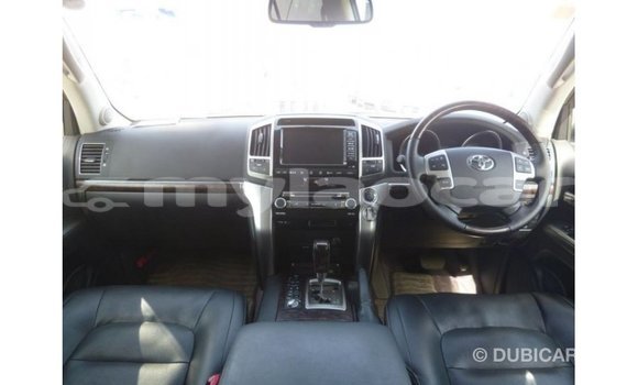 Buy Import Toyota Land Cruiser White Car in Import - Dubai in Attapeu Province Buy Import Toyota Land Cruiser White Car in Import - Dubai in Attapeu Province