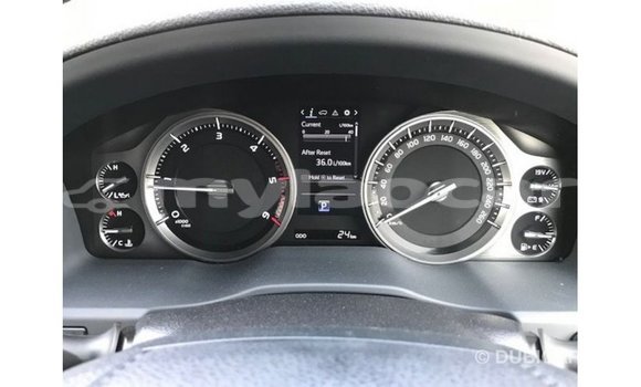 Acheter Import Voiture Toyota Land Cruiser Blanc à Import - Dubai, Attapeu Province Acheter Import Voiture Toyota Land Cruiser Blanc à Import - Dubai, Attapeu Province