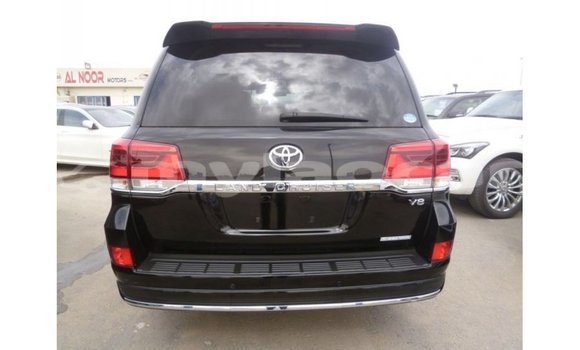 Acheter Import Voiture Toyota Land Cruiser Noir à Import - Dubai, Attapeu Province Acheter Import Voiture Toyota Land Cruiser Noir à Import - Dubai, Attapeu Province