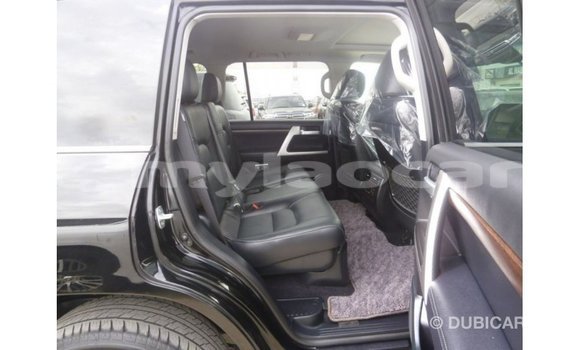 Acheter Import Voiture Toyota Land Cruiser Noir à Import - Dubai, Attapeu Province Acheter Import Voiture Toyota Land Cruiser Noir à Import - Dubai, Attapeu Province