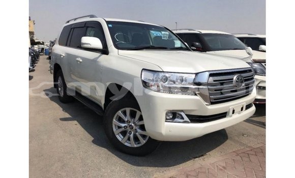 Buy Import Toyota Land Cruiser White Car in Import - Dubai in Attapeu Province Buy Import Toyota Land Cruiser White Car in Import - Dubai in Attapeu Province