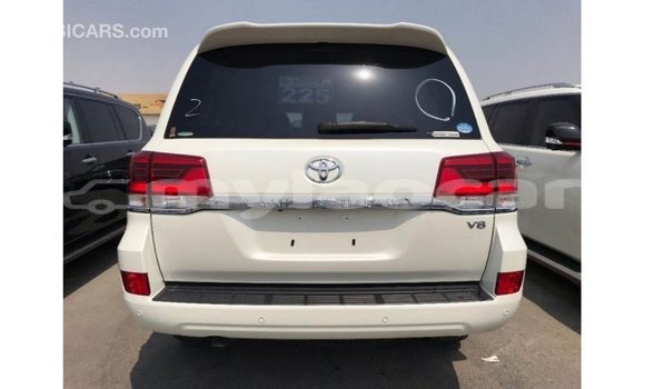 Buy Import Toyota Land Cruiser White Car in Import - Dubai in Attapeu Province Buy Import Toyota Land Cruiser White Car in Import - Dubai in Attapeu Province