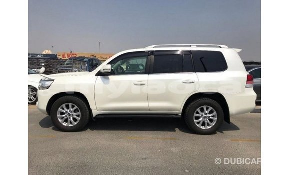 Buy Import Toyota Land Cruiser White Car in Import - Dubai in Attapeu Province Buy Import Toyota Land Cruiser White Car in Import - Dubai in Attapeu Province