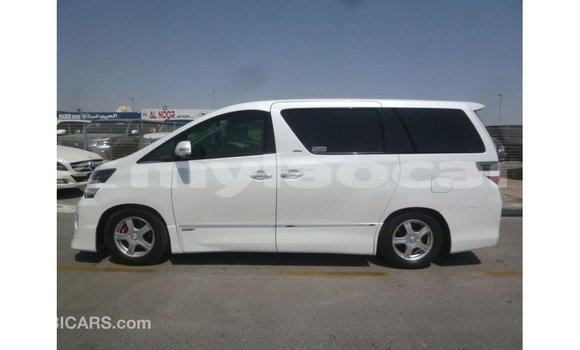 Acheter Import Voiture Toyota Vellfire Blanc à Import - Dubai, Attapeu Province Acheter Import Voiture Toyota Vellfire Blanc à Import - Dubai, Attapeu Province