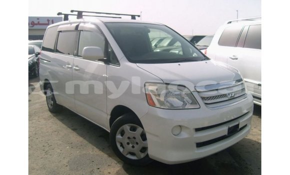 Acheter Import Voiture Toyota Noah Blanc à Import - Dubai, Attapeu Province Acheter Import Voiture Toyota Noah Blanc à Import - Dubai, Attapeu Province