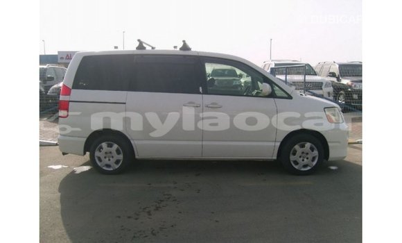Acheter Import Voiture Toyota Noah Blanc à Import - Dubai, Attapeu Province Acheter Import Voiture Toyota Noah Blanc à Import - Dubai, Attapeu Province