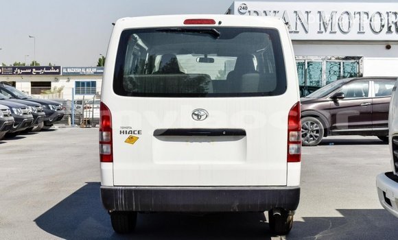Acheter Import Voiture Toyota Hiace Blanc à Import - Dubai, Attapeu Province Acheter Import Voiture Toyota Hiace Blanc à Import - Dubai, Attapeu Province