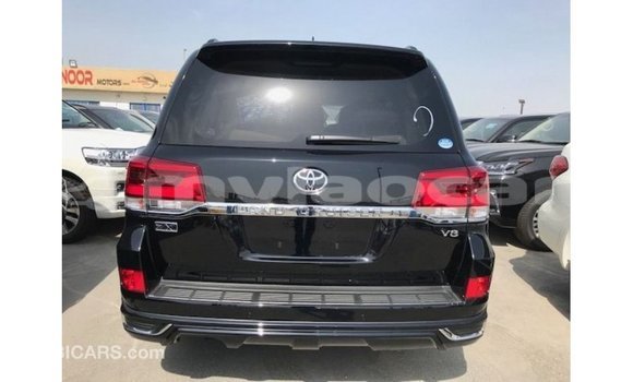 Acheter Import Voiture Toyota Land Cruiser Noir à Import - Dubai, Attapeu Province Acheter Import Voiture Toyota Land Cruiser Noir à Import - Dubai, Attapeu Province