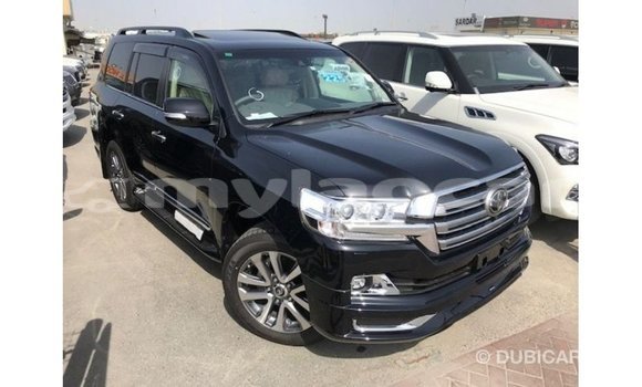 Acheter Import Voiture Toyota Land Cruiser Noir à Import - Dubai, Attapeu Province Acheter Import Voiture Toyota Land Cruiser Noir à Import - Dubai, Attapeu Province