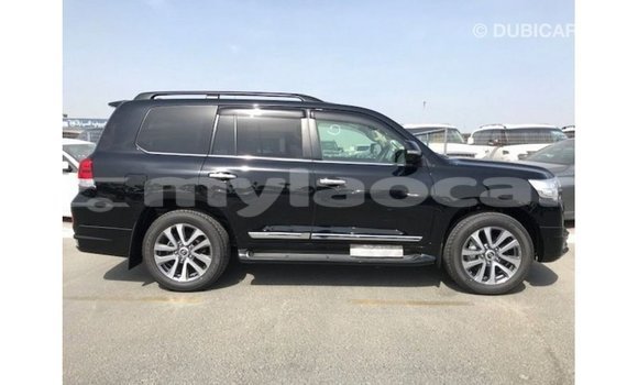 Acheter Import Voiture Toyota Land Cruiser Noir à Import - Dubai, Attapeu Province Acheter Import Voiture Toyota Land Cruiser Noir à Import - Dubai, Attapeu Province