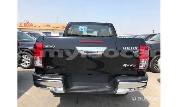 Acheter Import Voiture Toyota Hilux Noir à Import - Dubai, Attapeu Province Acheter Import Voiture Toyota Hilux Noir à Import - Dubai, Attapeu Province