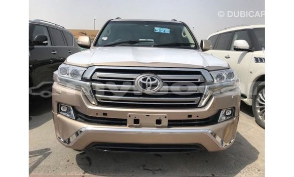 Acheter Import Voiture Toyota Land Cruiser Autre à Import - Dubai, Attapeu Province Acheter Import Voiture Toyota Land Cruiser Autre à Import - Dubai, Attapeu Province