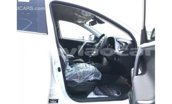 Acheter Import Voiture Toyota 4Runner Blanc à Import - Dubai, Attapeu Province Acheter Import Voiture Toyota 4Runner Blanc à Import - Dubai, Attapeu Province