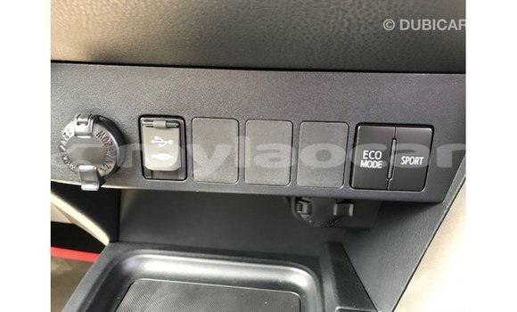 Acheter Import Voiture Toyota 4Runner Blanc à Import - Dubai, Attapeu Province Acheter Import Voiture Toyota 4Runner Blanc à Import - Dubai, Attapeu Province